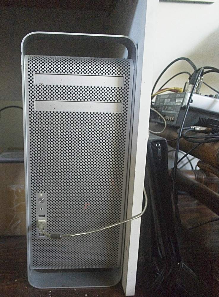 •computer.jpg