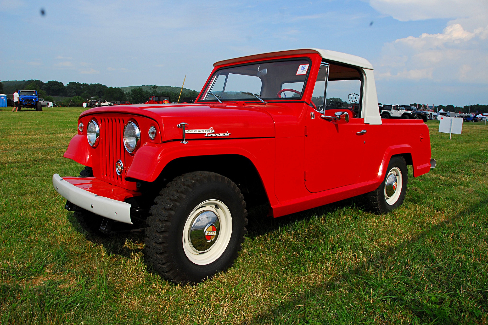 007-1967-8705h-jeepster-commando.jpg