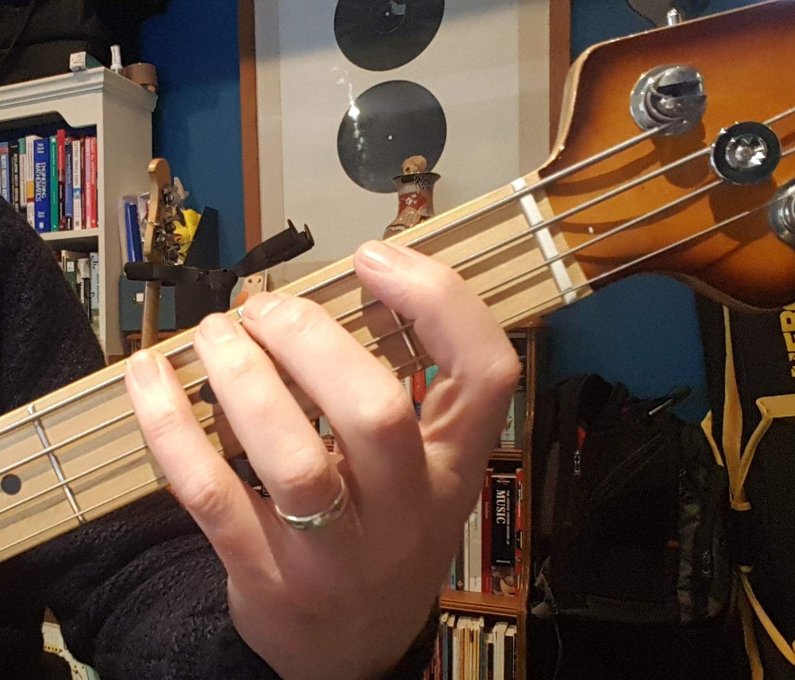 01 - E string .jpg