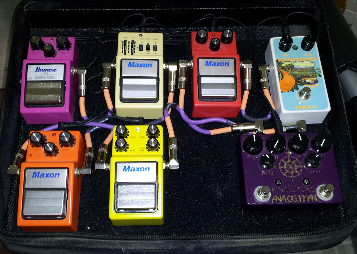 01-Pedal_Board.jpg