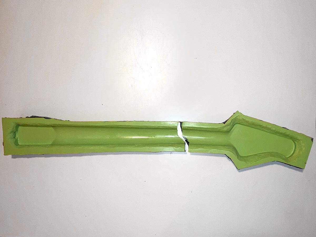 016_moulding.jpg