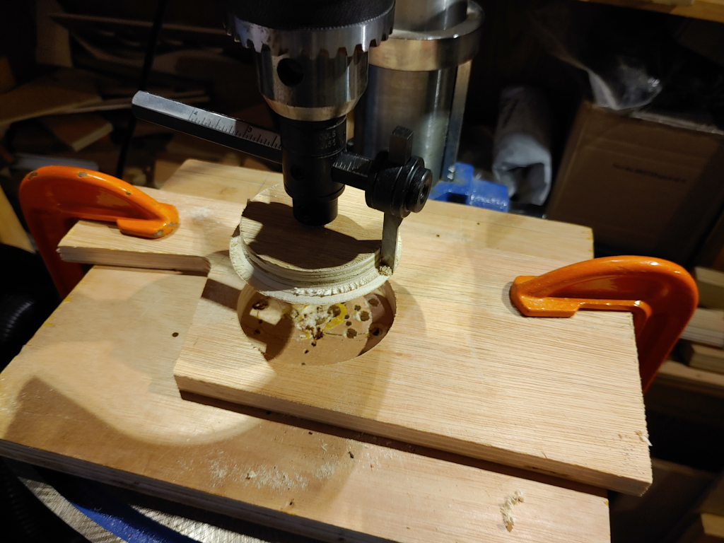 01_hole_cutter.jpg