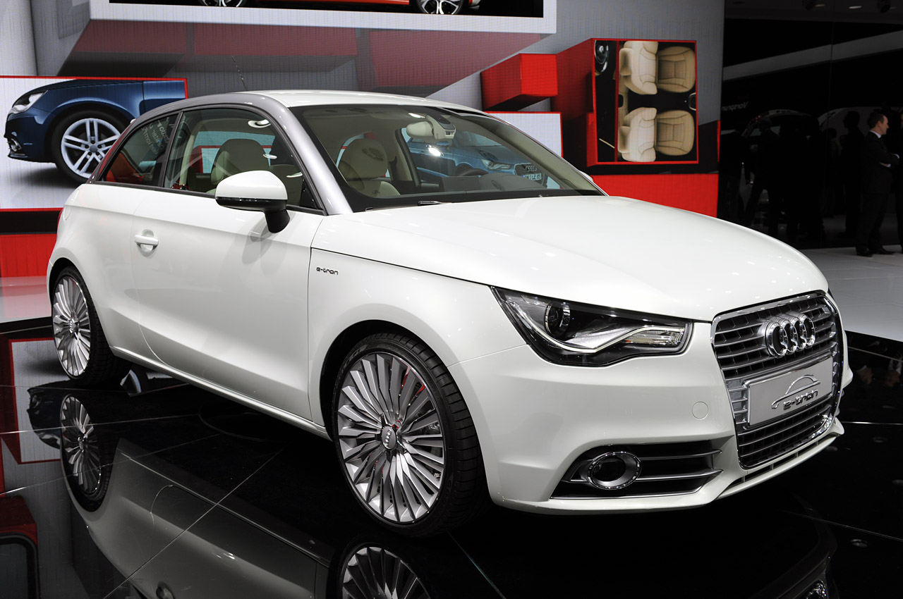 01audia1etronlive.jpg