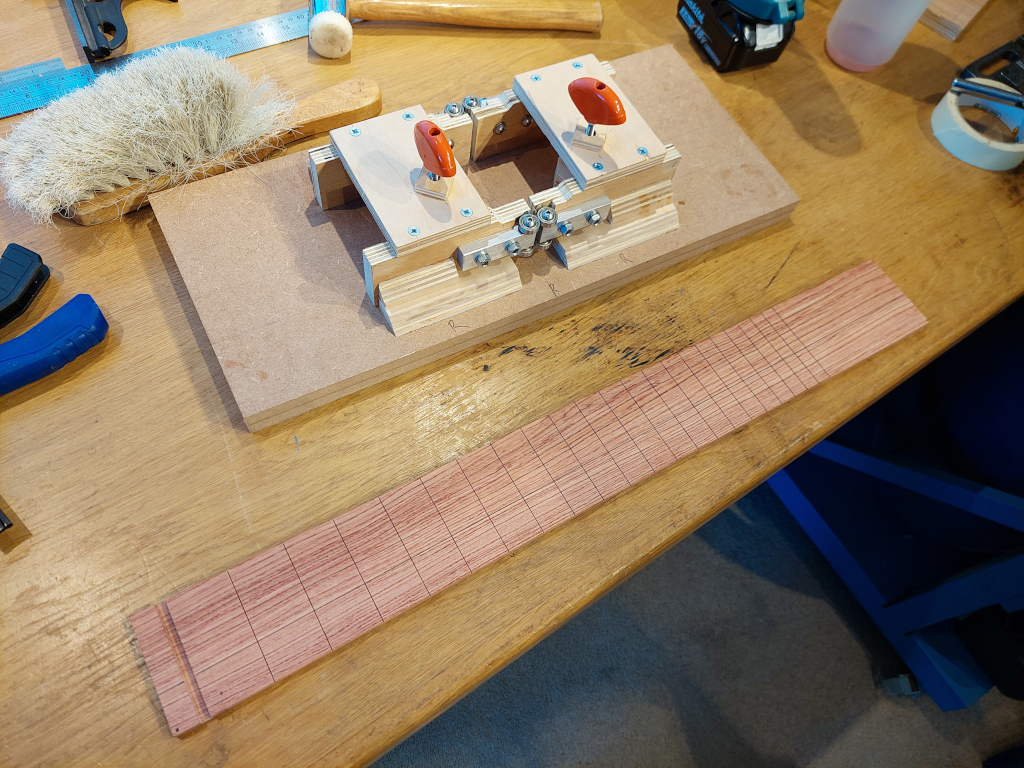 02_fretboard_cut.jpg