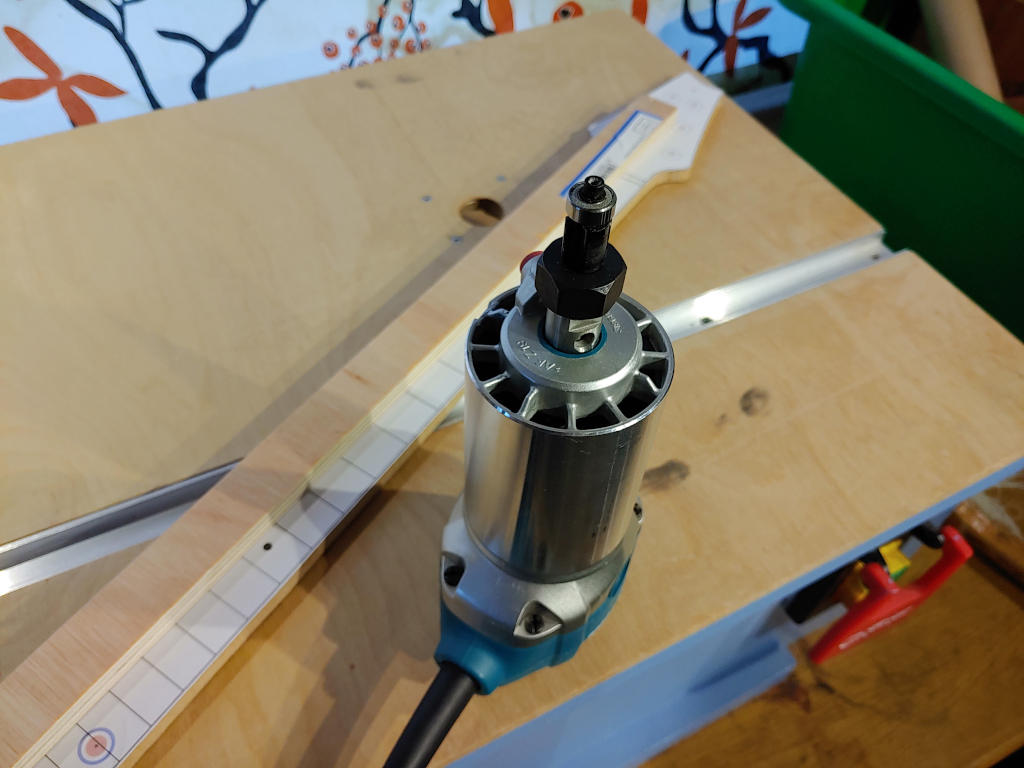 02_straight_edge_router.jpg