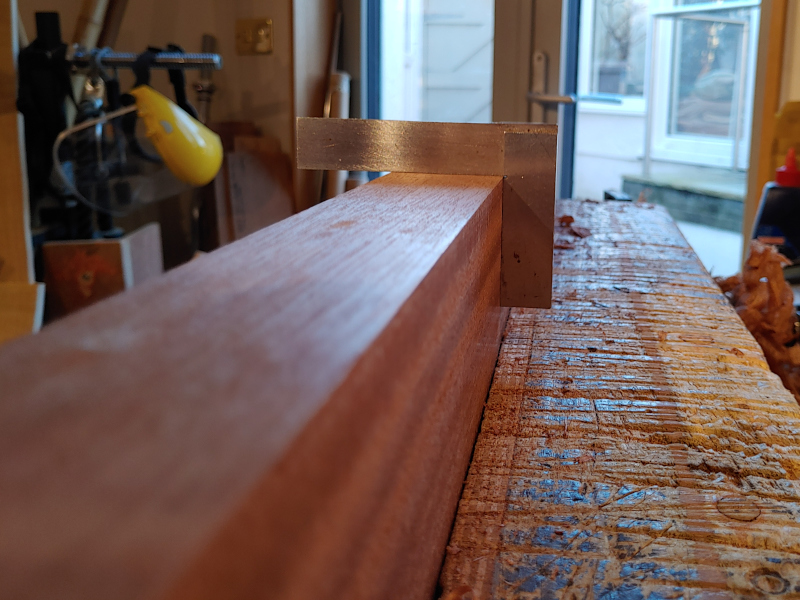 03_neck_edge_sq.jpg