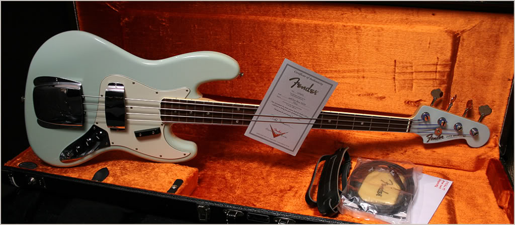 03fenderjazzbassSonicBlueRelic.jpg