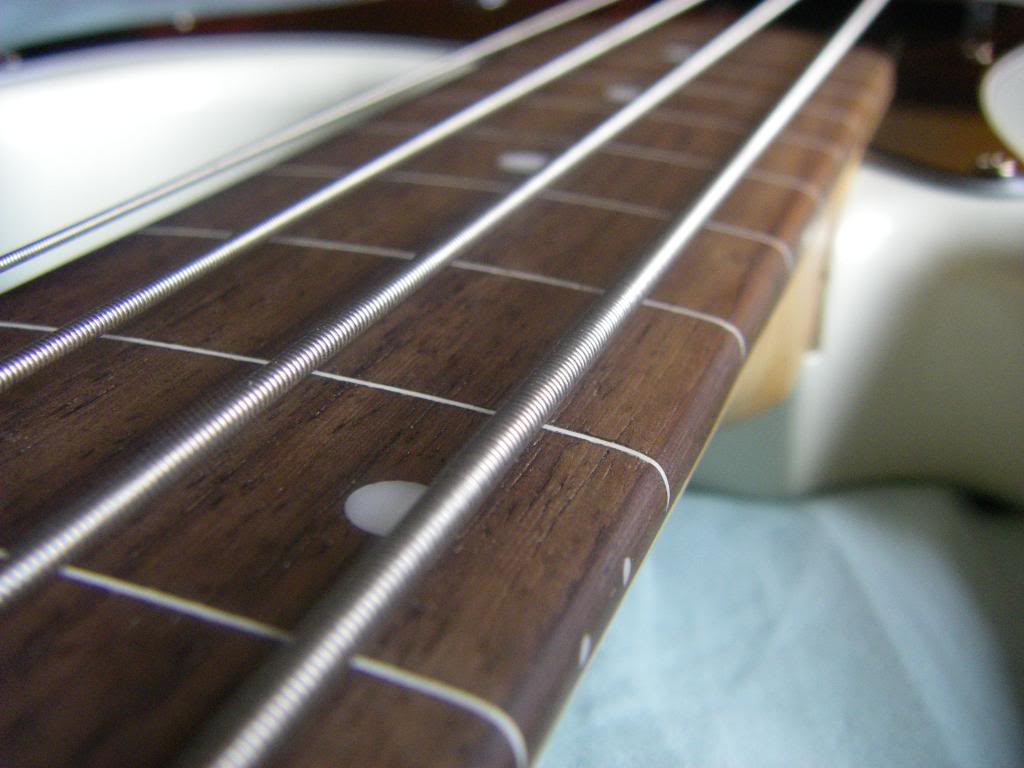 04Squier_VM_P_Fretless_FB_CU2.jpg