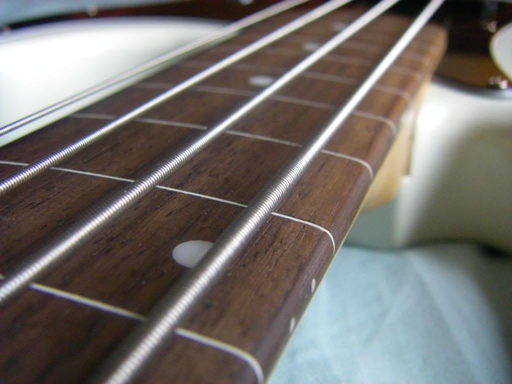 04Squier_VM_P_Fretless_FB_CU2.jpg