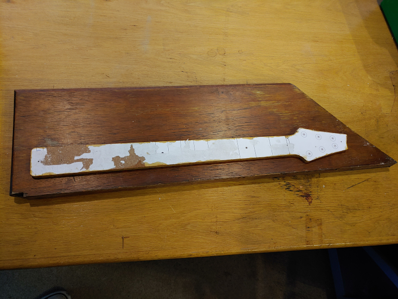 08_bosse_guitneck.jpg
