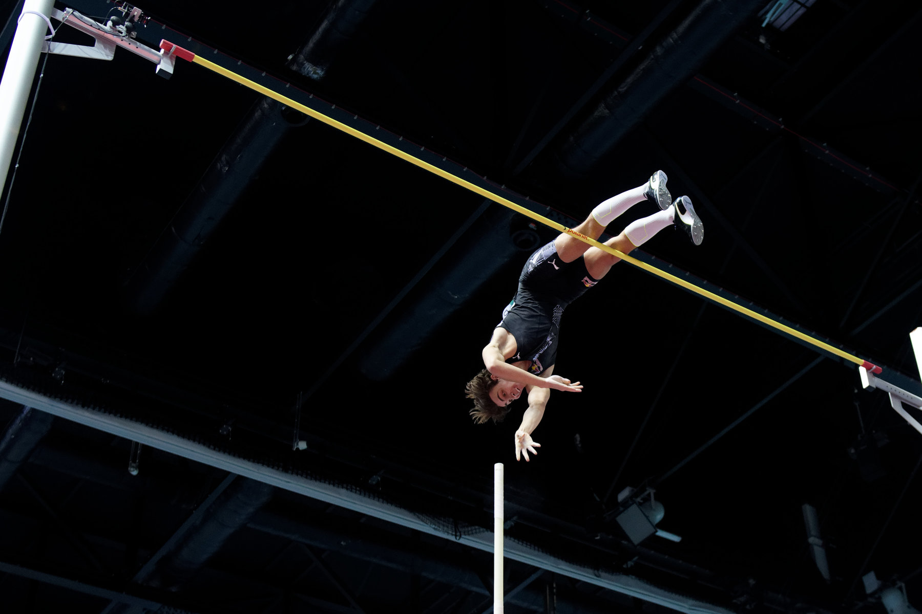08polevault-mobileMasterAt3x.jpg