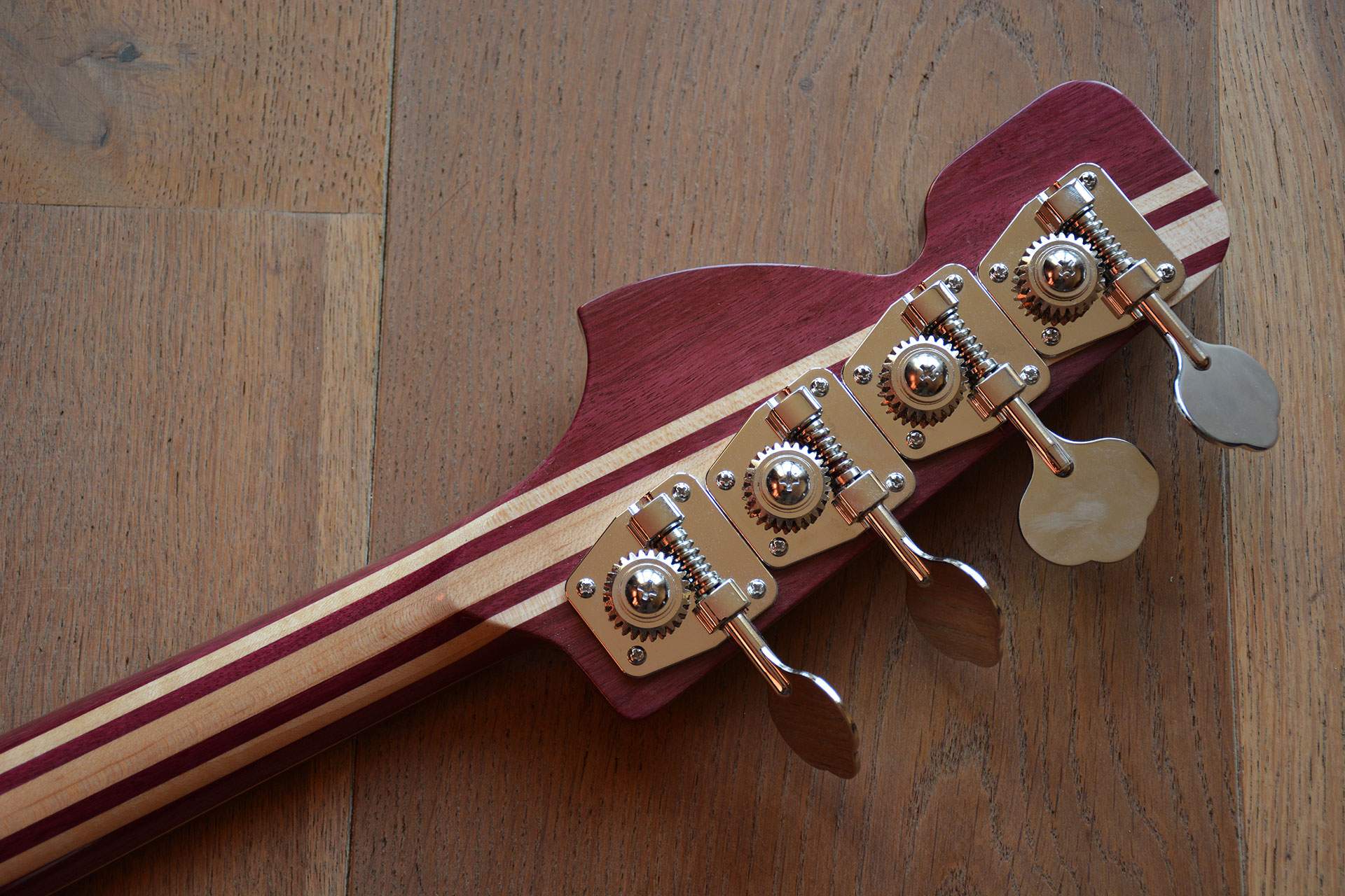 09_Hyperjazz_headstock_back.jpg