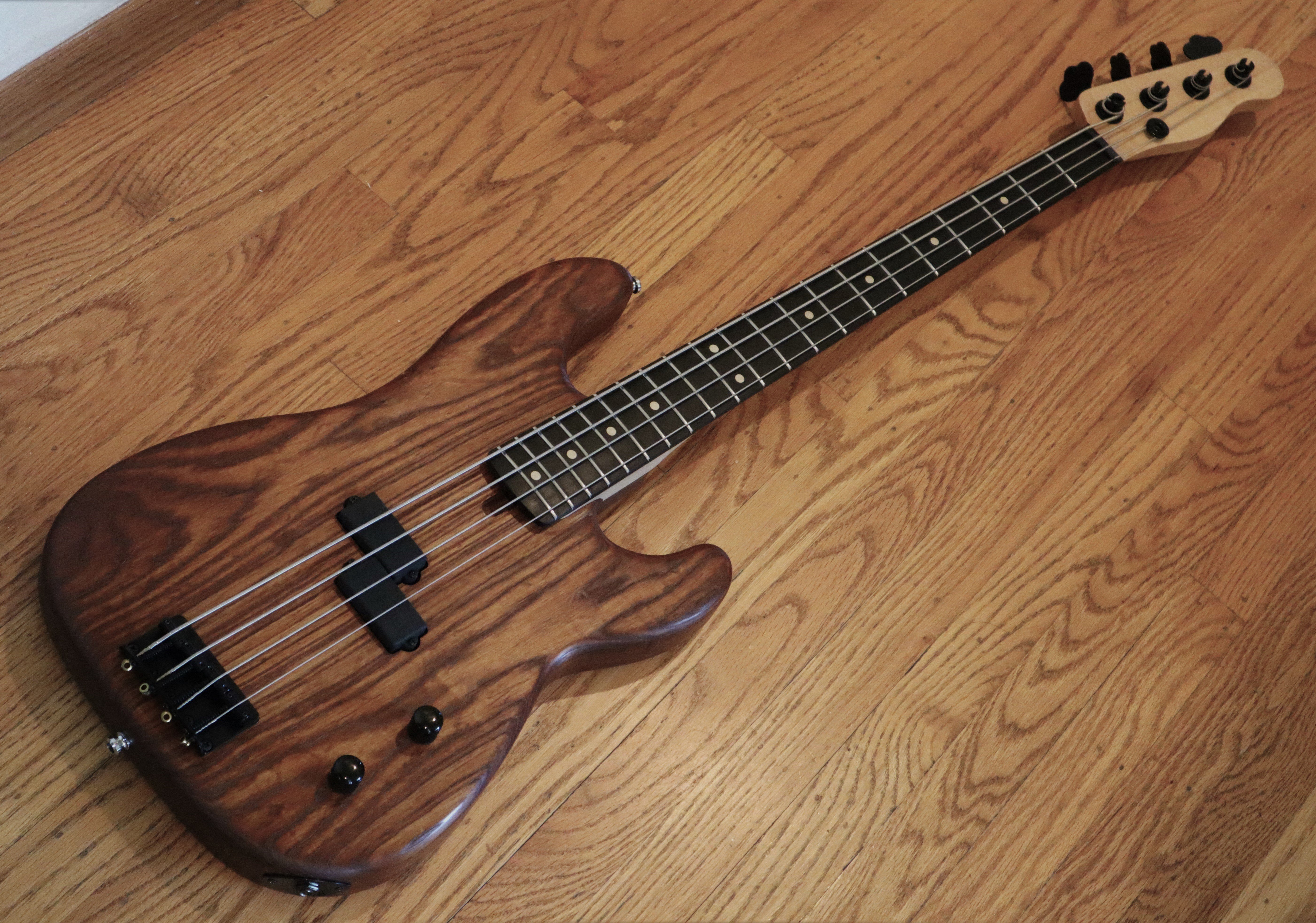 1 Warmoth P-Bass.JPG