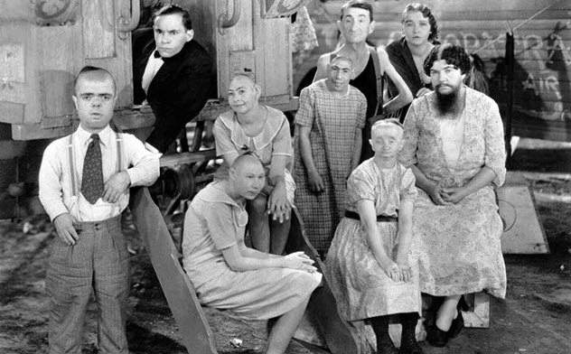 10-freaks-cast.jpg
