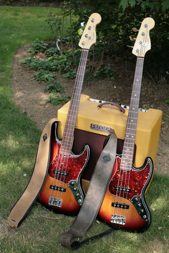 100813_Fender_JB_Fretless_01.jpg