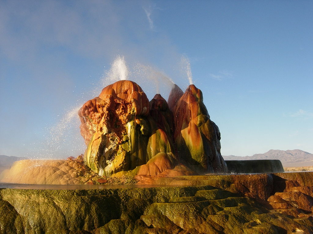 1024px-Fly_Geyser%2C_Nevada.jpg