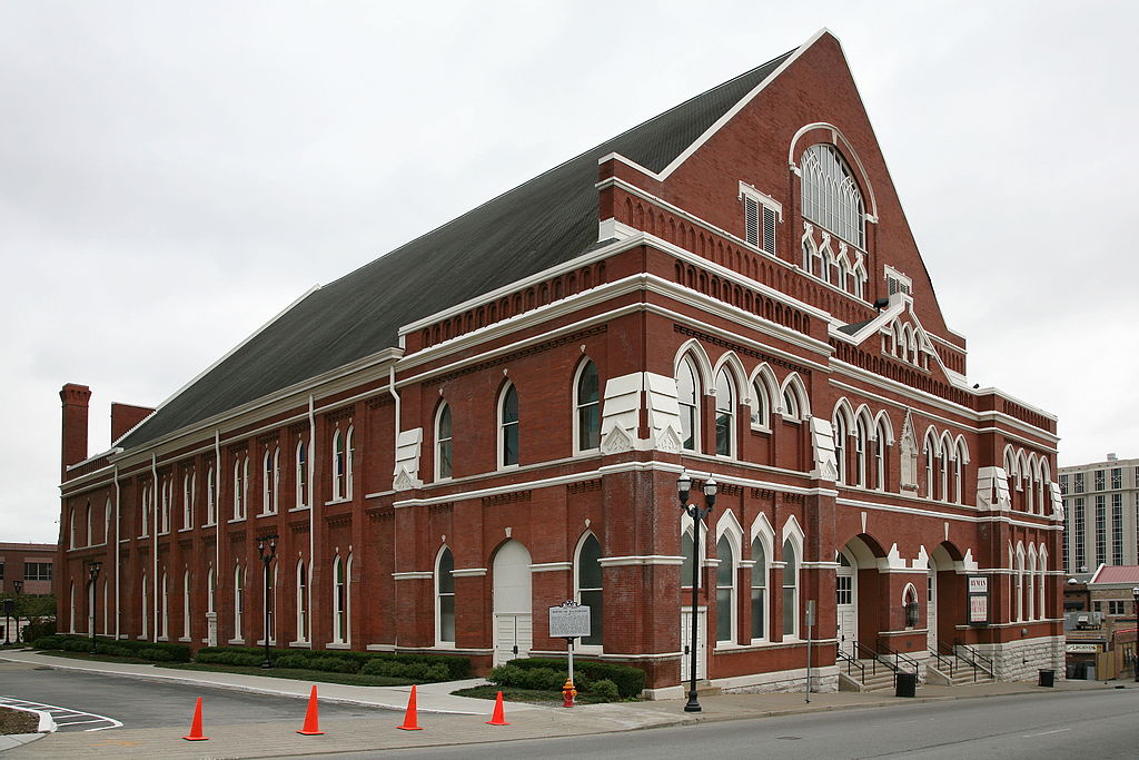 1024px-Ryman_Auditorium.jpg