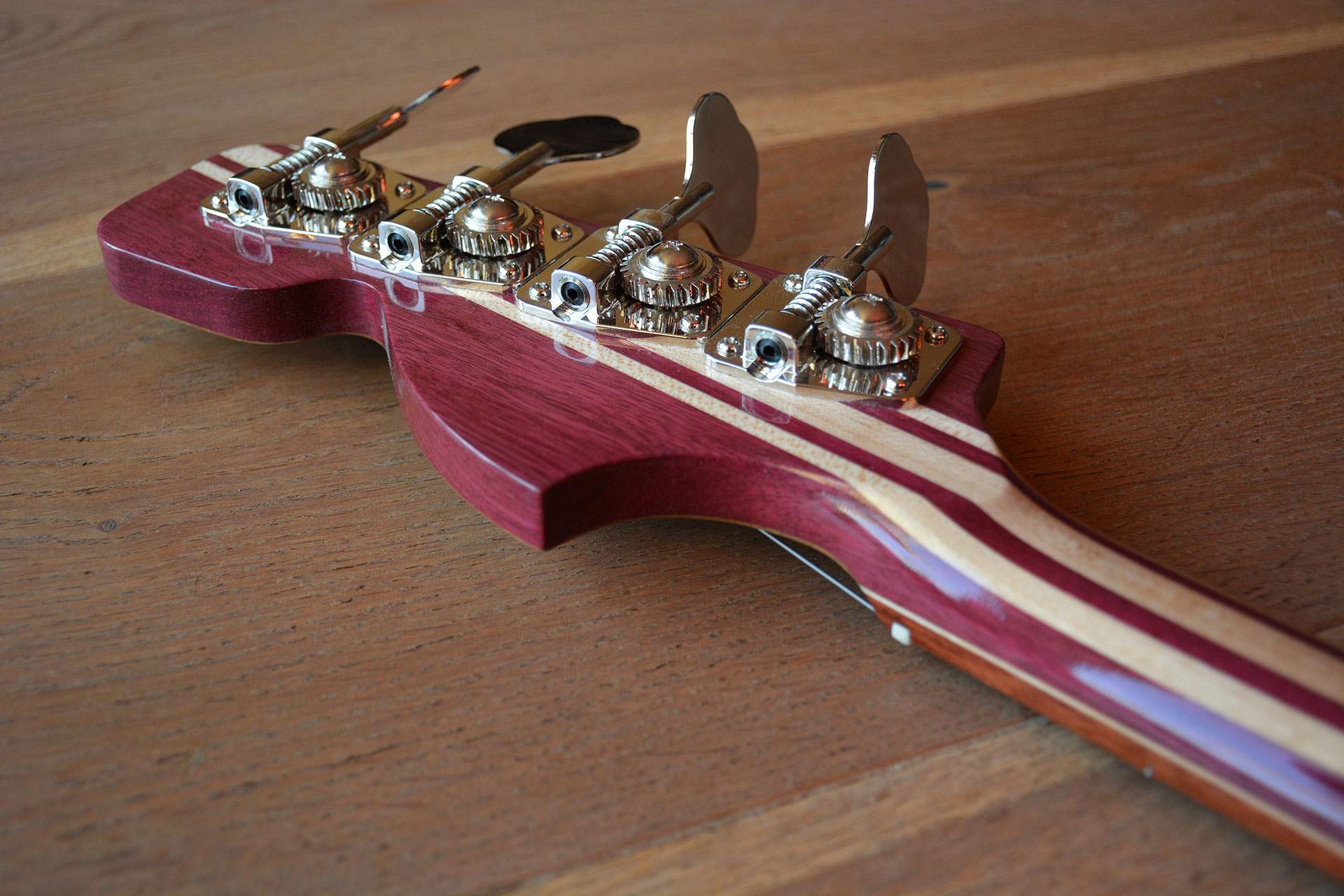 10_Hyperjazz_headstock_angle.jpg