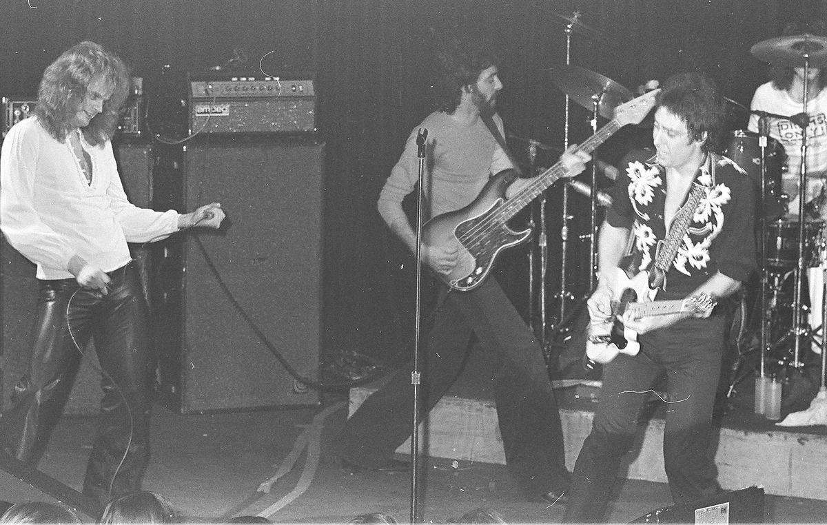 1200px-Prism_band.jpg