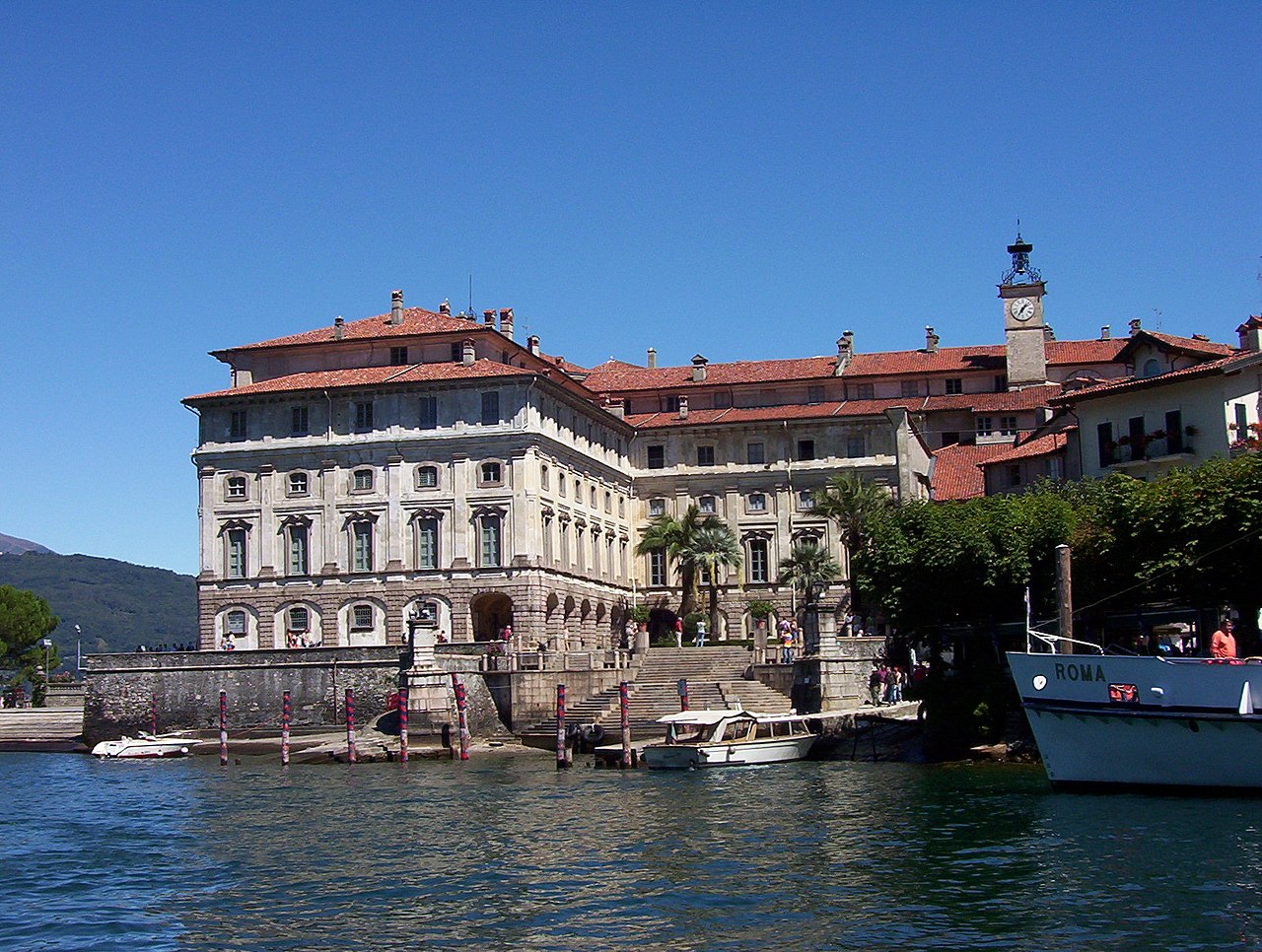 1280px-Isola_Bella-approdo.jpg
