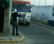 1301778425334.gif