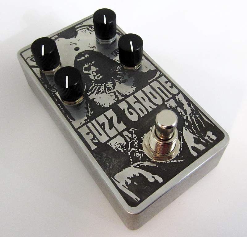 1590B Fuzz Throne-01.jpg