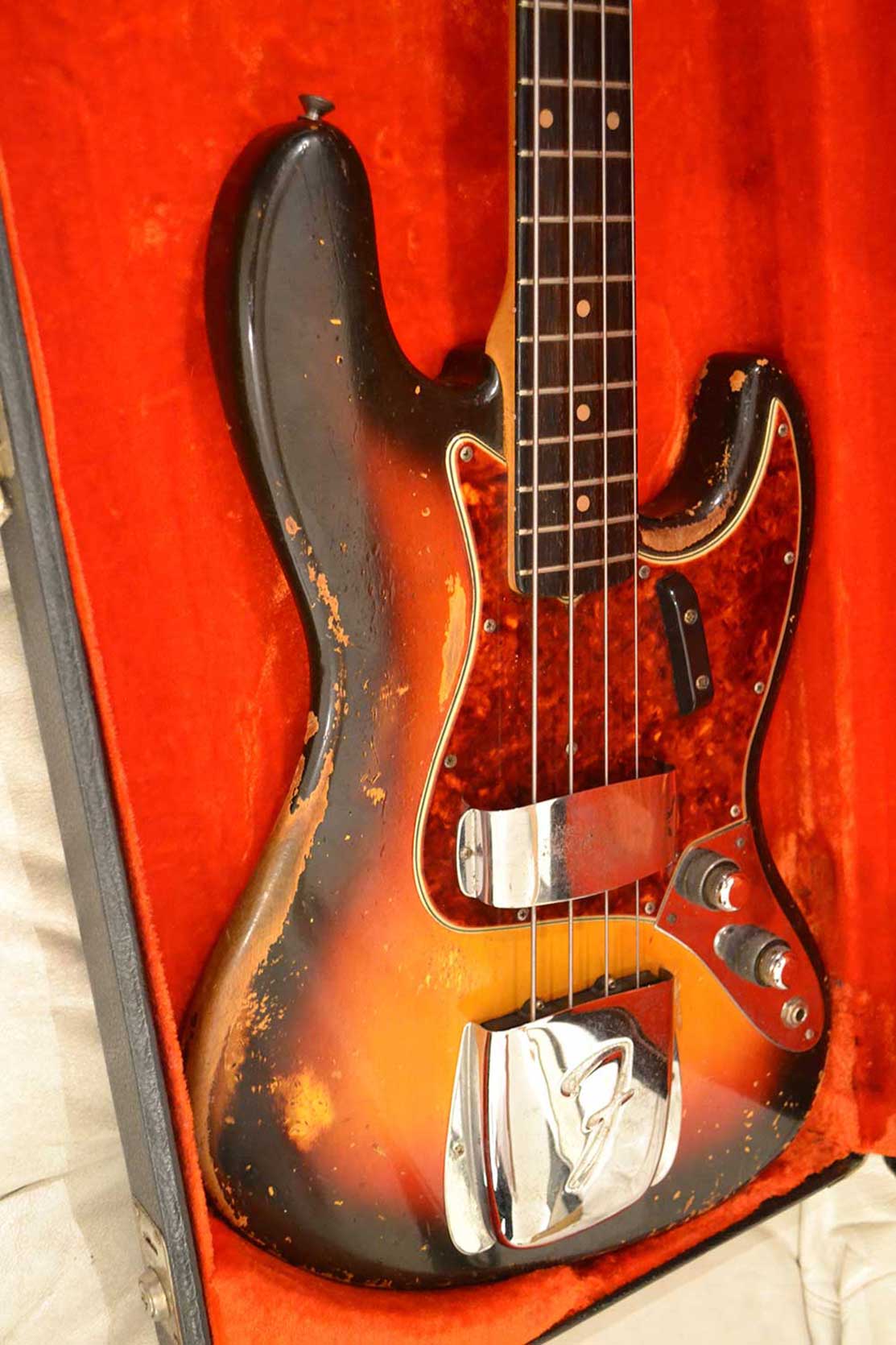 1961_Fender_jazz_Bass_stack_knobs_60842_04.jpg
