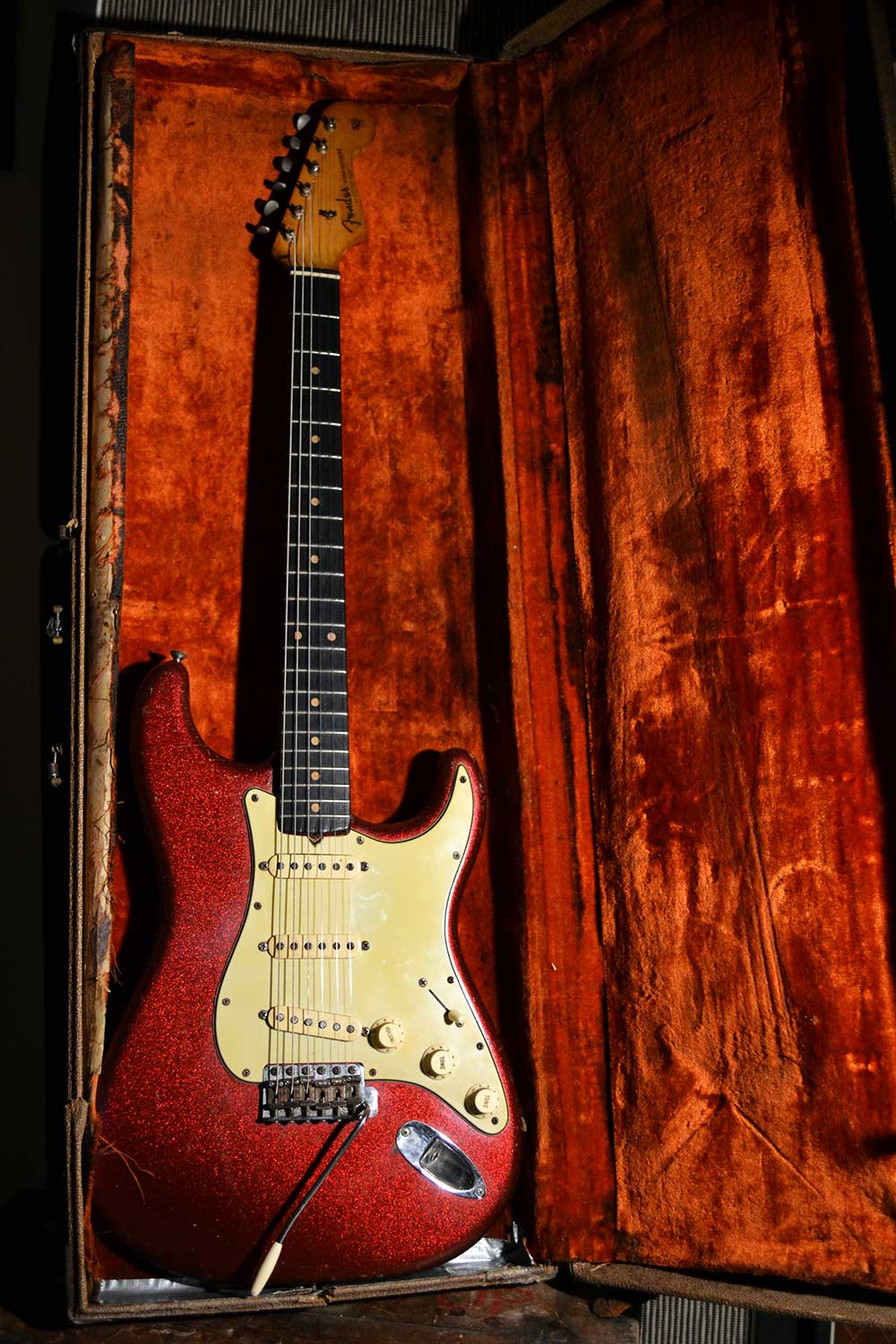 1962_Fender_Stratocaster_Sparkle_Red_01.jpg