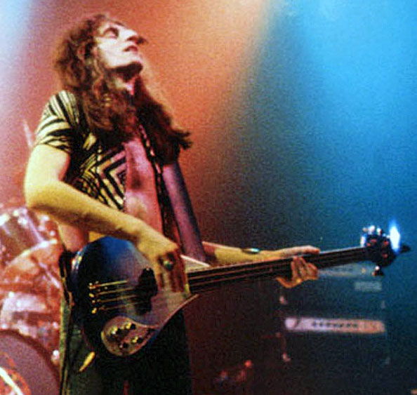1969_Fender_Precision,_Blue.jpg