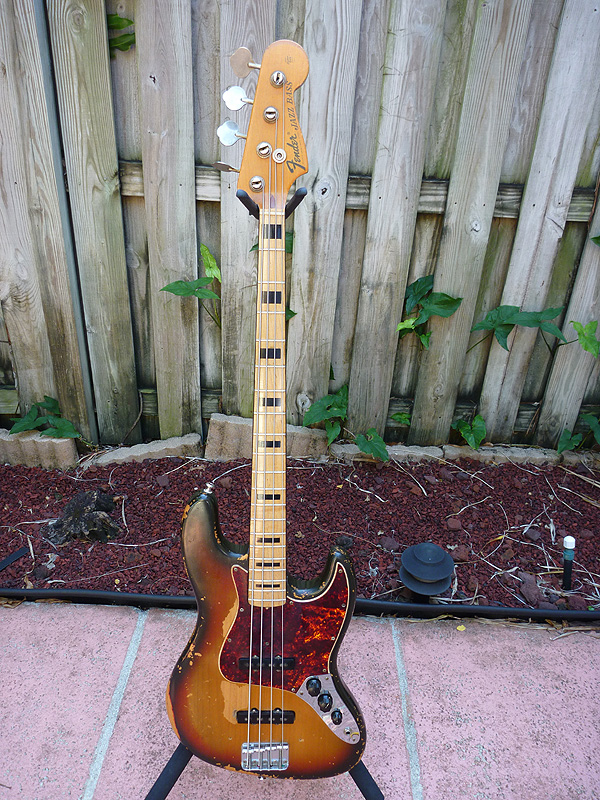 1972_fender_jazz_600.jpg