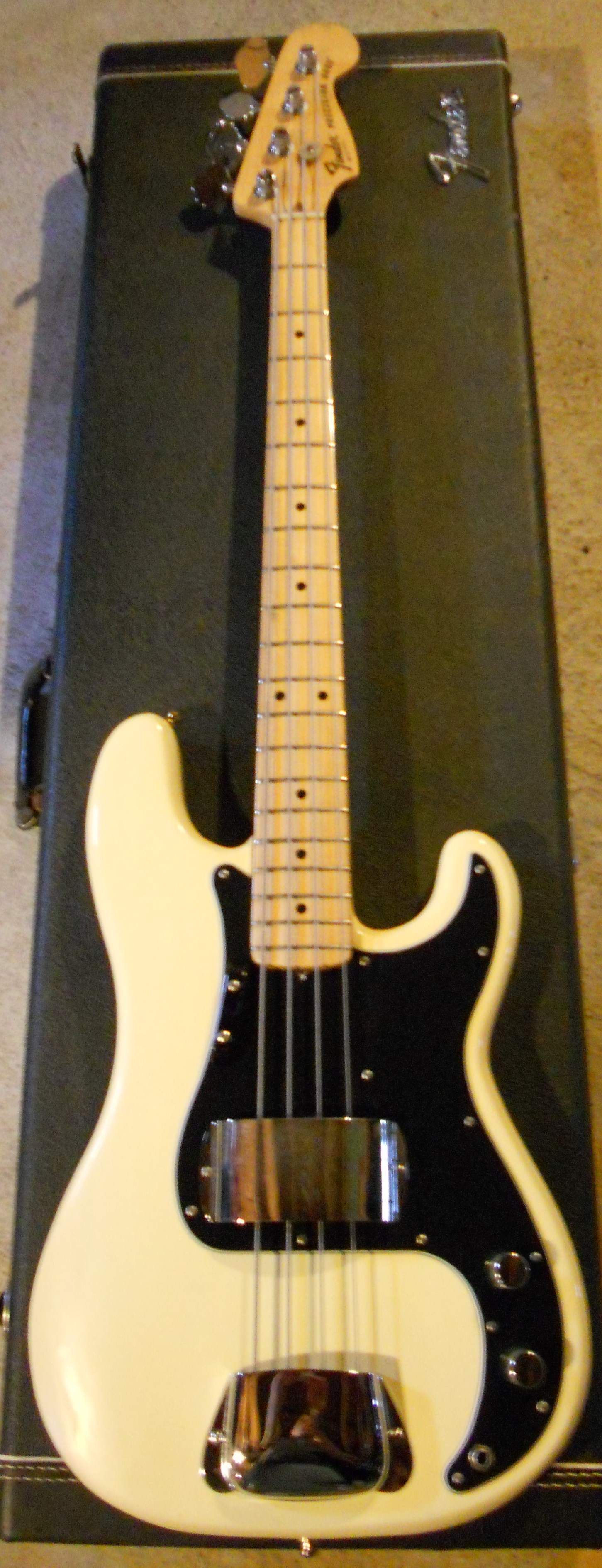 1977 Fender Precision 002.JPG