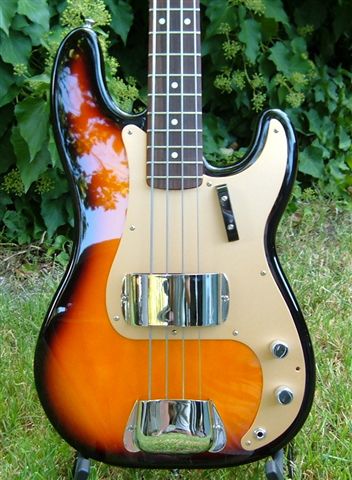 2001_MIM_P_bass.jpg