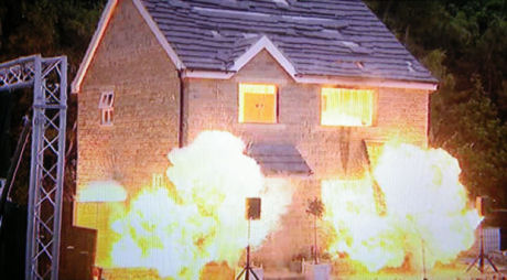 20061009house_explosion.jpg
