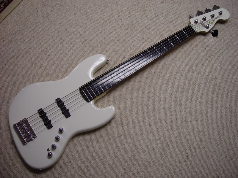 2007SquireJazzDeluxe5String007.jpg