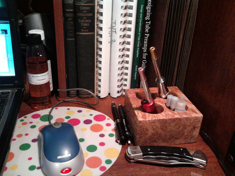 2011-01-06_desk_stand-09.jpg