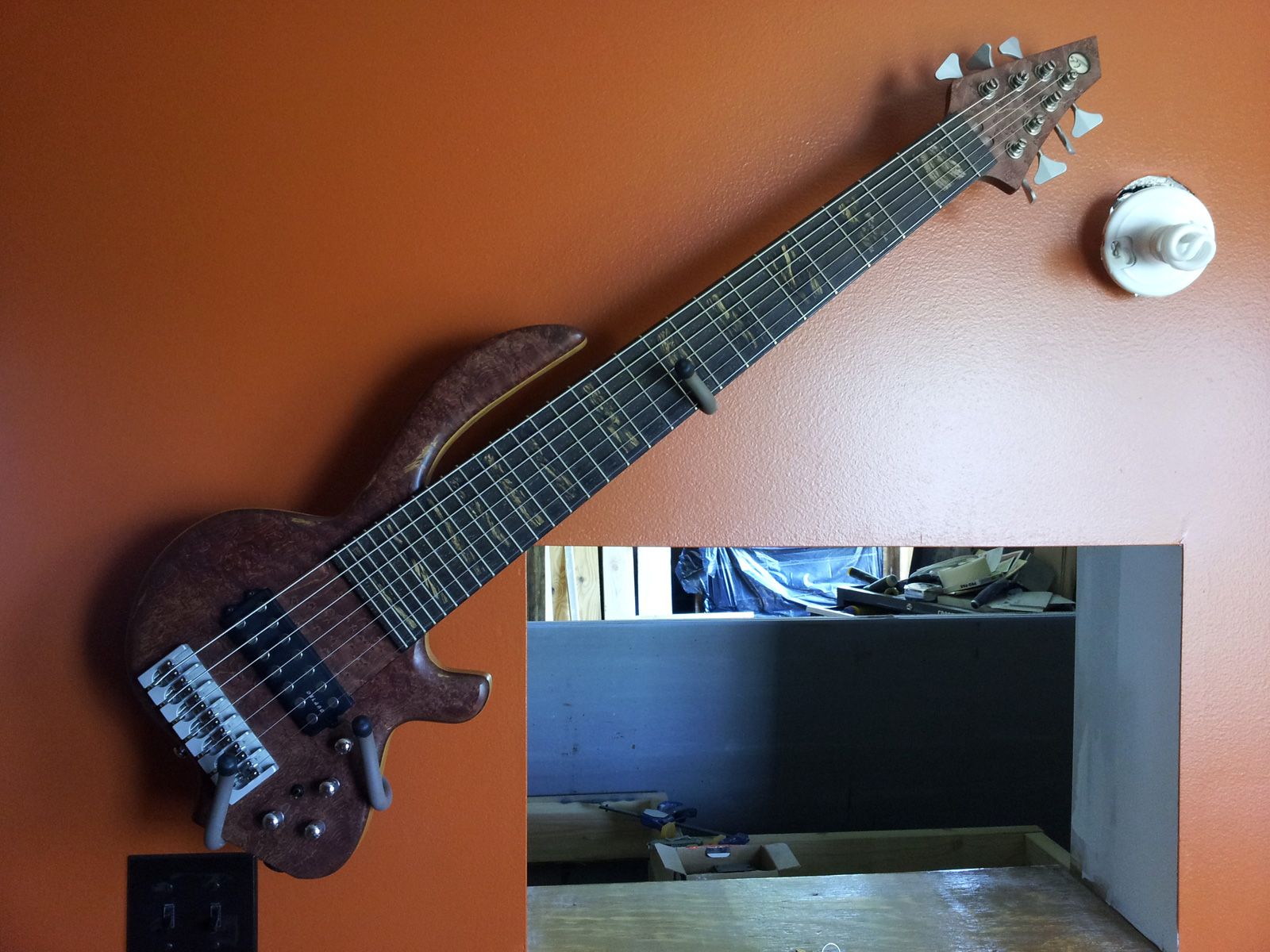 20120411_Bee_hanger2.jpg