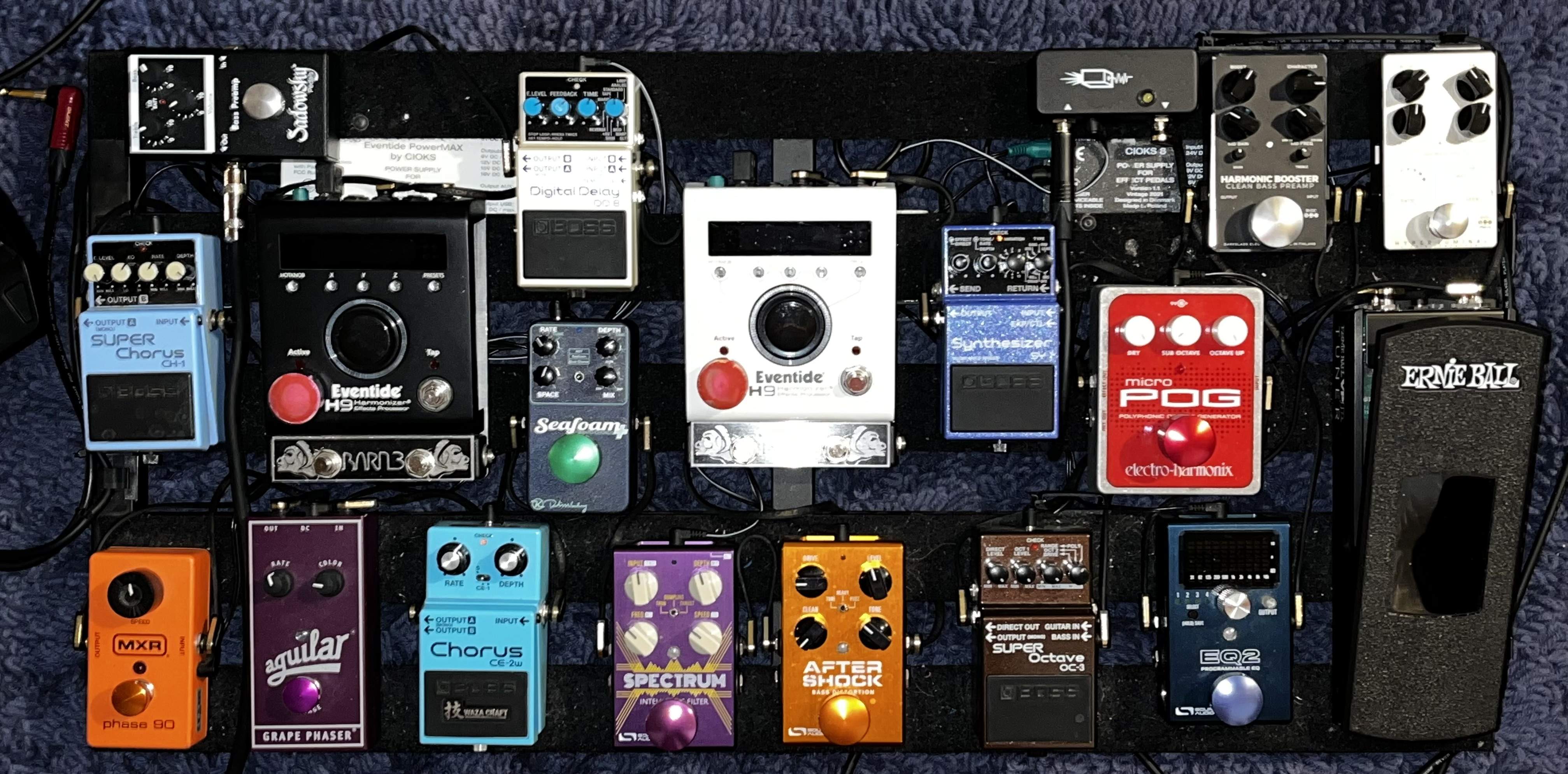 2022.6 Pedalboard.jpg