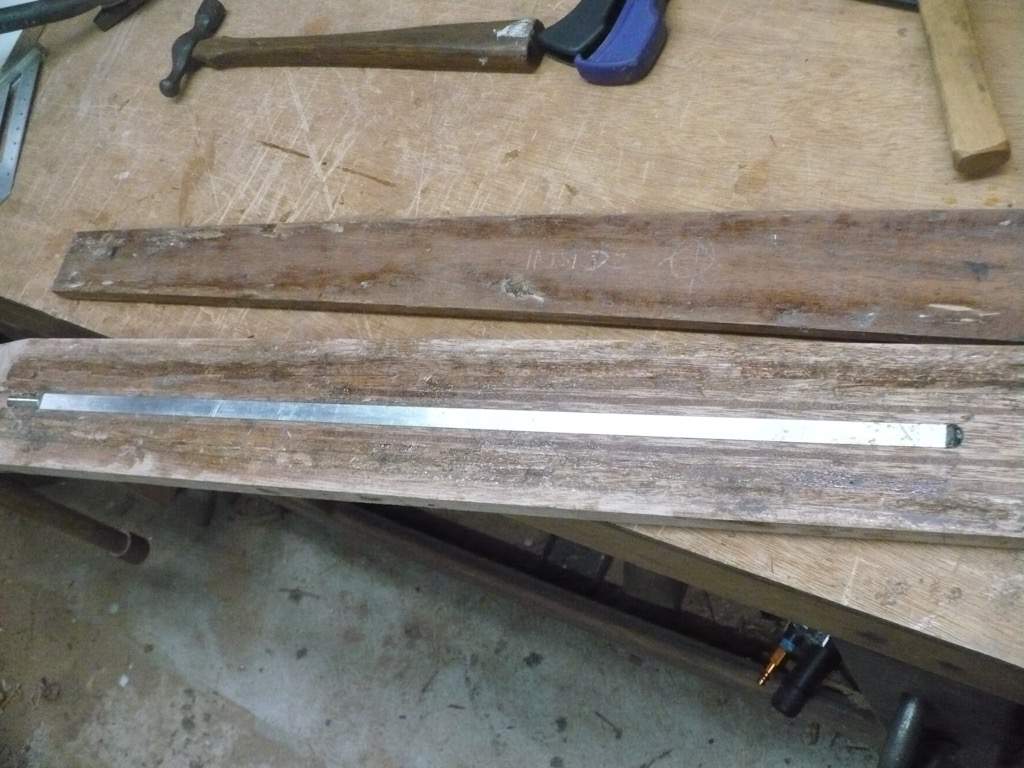 21e-fretboard-split.jpg