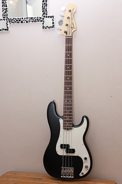220702868-L.jpg