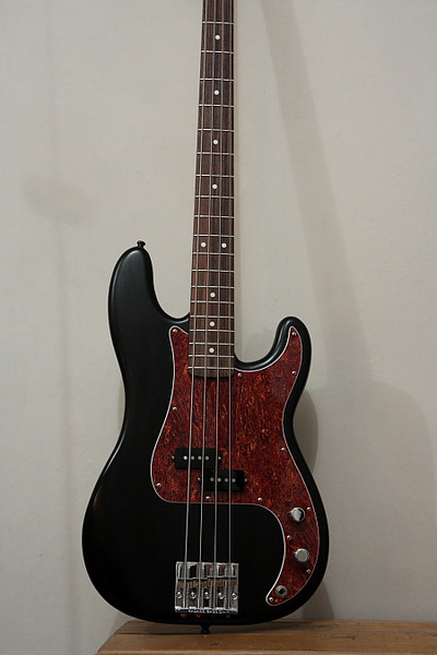 227188395-L.jpg
