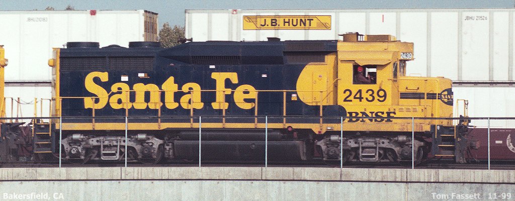 2439_ATSF_BNSF_EMD_GP30u.jpg