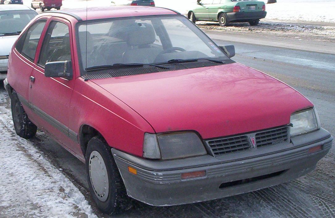%2792_Pontiac_LeMans_Hatchback.jpg