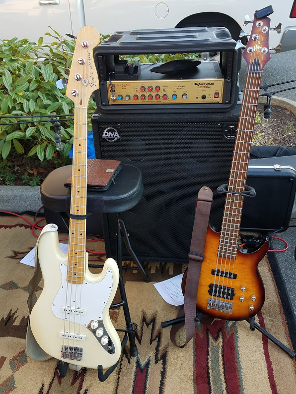 2basses1amp_2.jpg