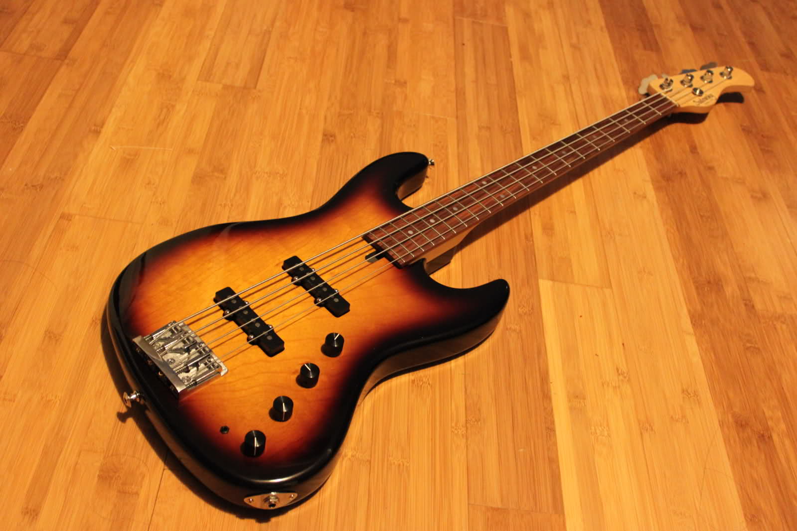 2rh076s.jpg