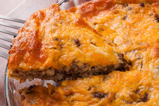 31242_RecipeImage_cheeseburger_pie_2.jpg