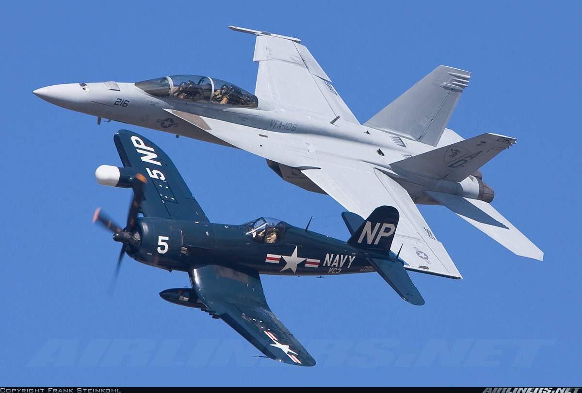 32_f4u_corsair.jpg
