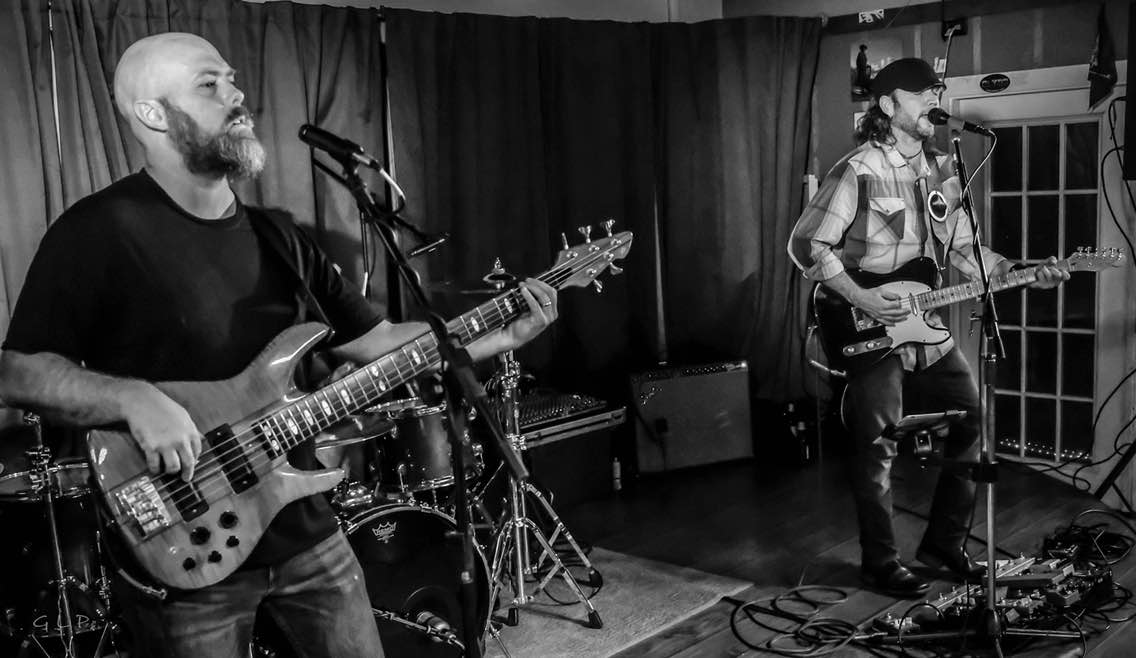35lg7tk.jpg