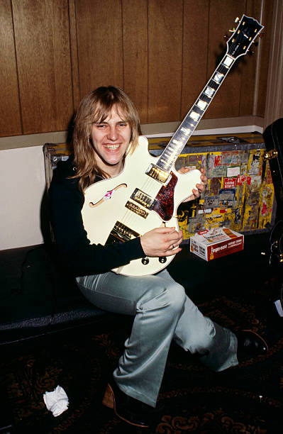 399full-alex-lifeson.jpg
