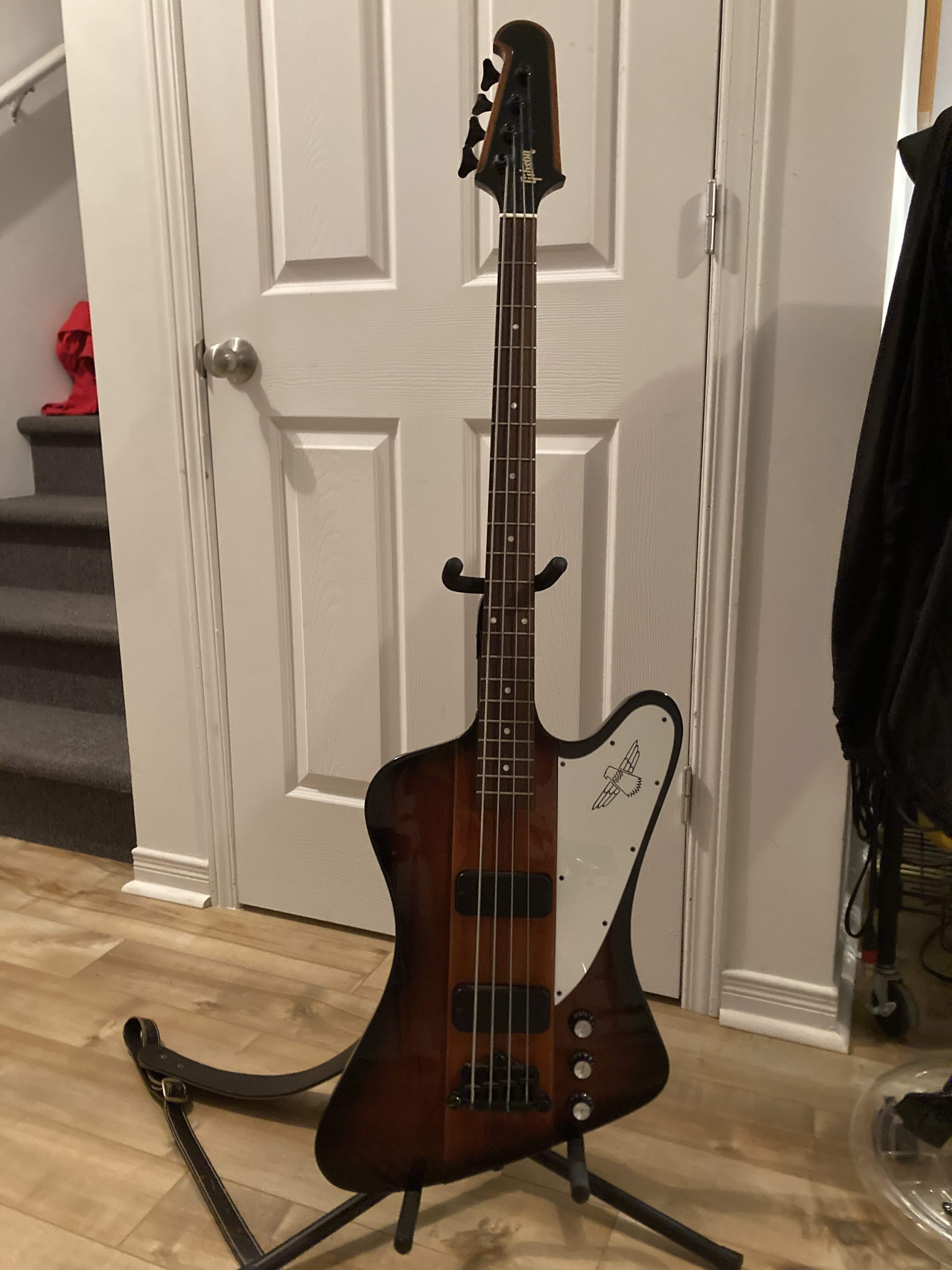 4. Gibson Thunderbird 2013.JPG