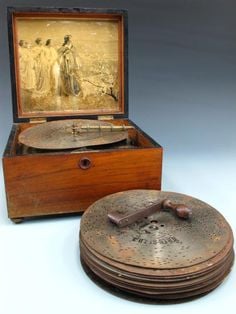 4493425ee80bdfec85d34a295100b778--turntable-music-boxes.jpg